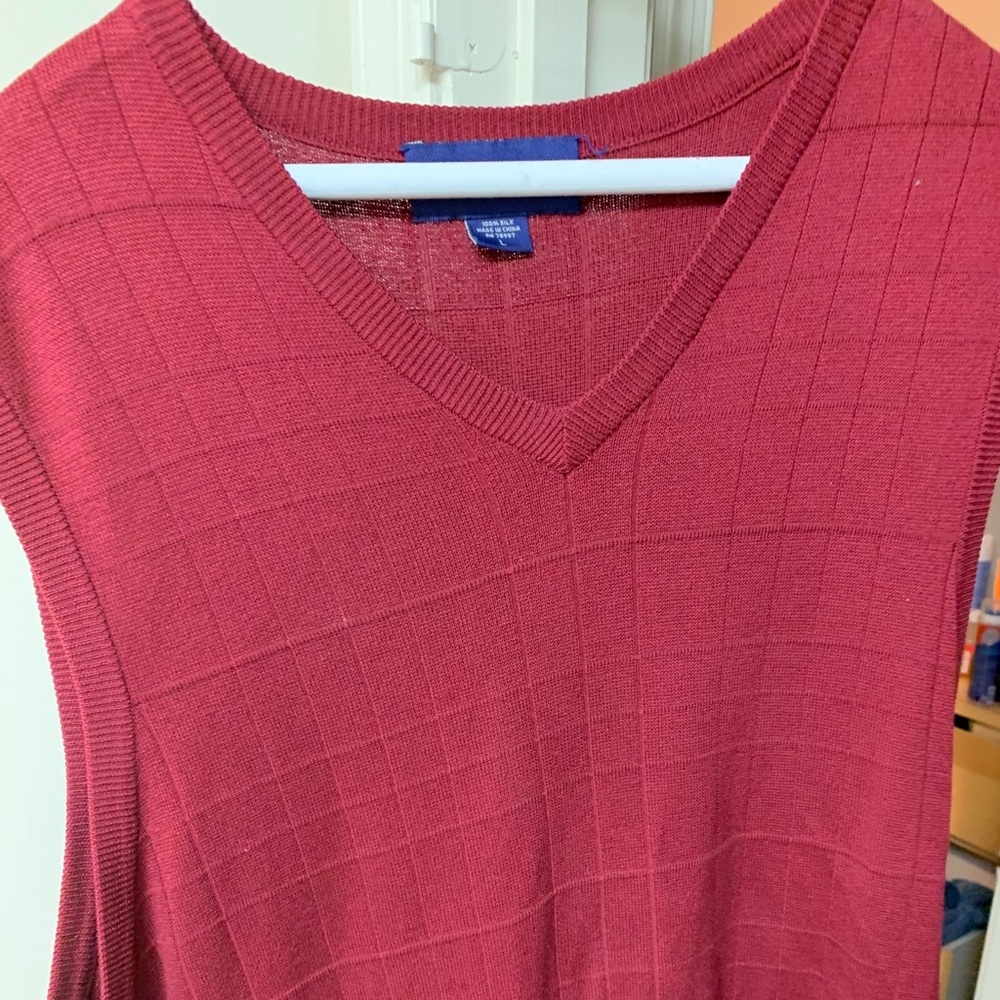 Red (L)  Alan Flusser sweater vest
